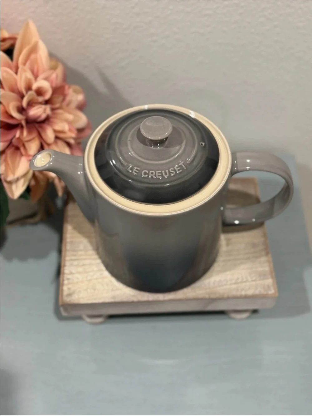 LE CREUSET Grand Teapot 1.3 Liter Large Stoneware Flint- NEW